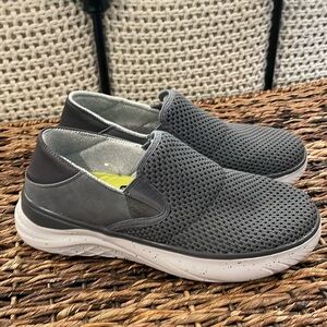 Mens Skechers Relaxed Fit gogamat Arch 8.5 like new